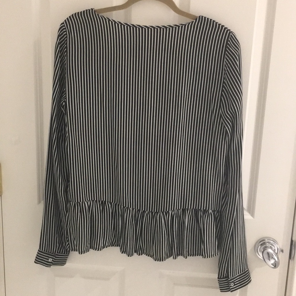 Button down top - Picture 2 of 2